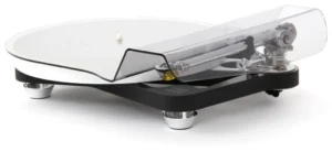 Rega Naia carbon fiber