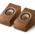 r8meta_walnut_perspective_front_1180184991