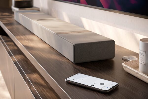 xio_lifestyle_silver_grey_music_streaming xio_lifestyle_silver_grey_music_streaming